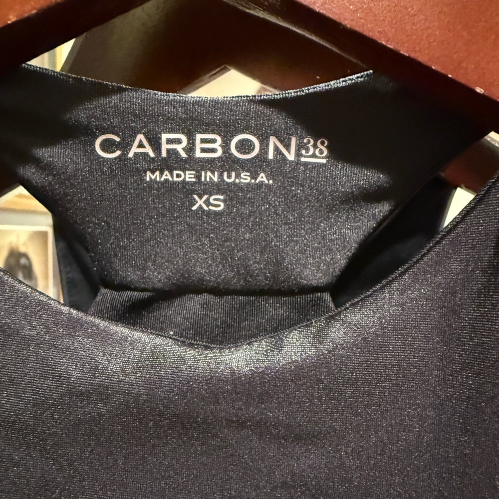 Carbon38 Sleek Black Sports Bra - Picture 2 of 3